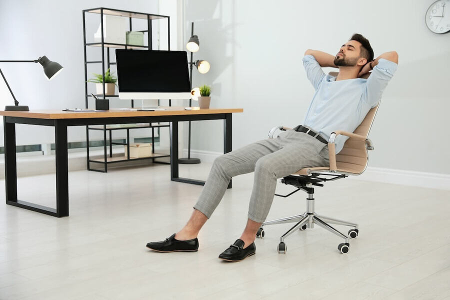 Nezanedbávejte ve vašem životě ergonomii. Jak vybrat správnou zdravotní židli?