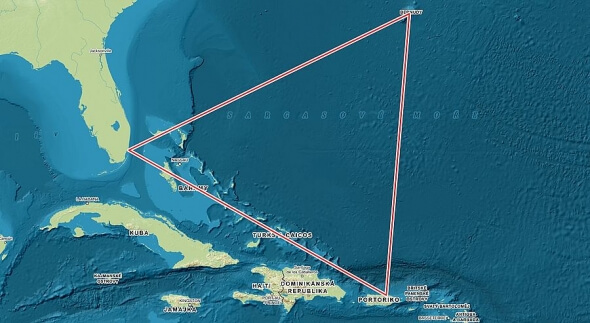 Bermudský trojúhelník se nachází mezi Bermudami, Miami na Floridě a Portorikem.