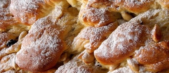 Vánočka je typické sladké pečivo, které se peče na Vánoce