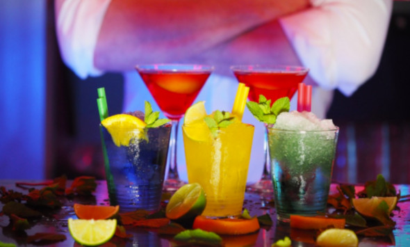 Jak namíchat drink - recepty na nejoblíbenější míchané nápoje
