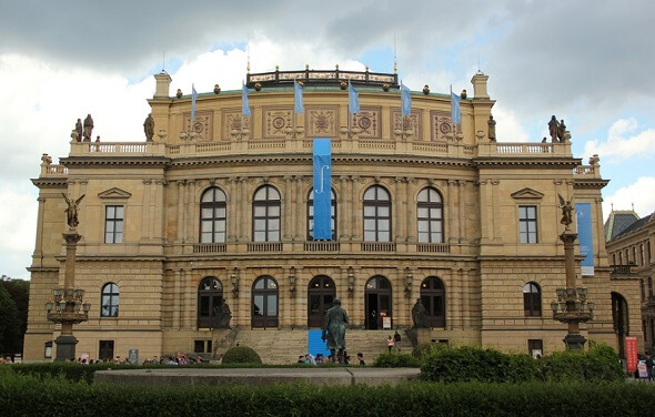 Budova pražské Státní opery