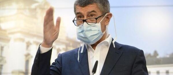  Kde je povinné nosit roušky: obchody, MHD, školy a další (aktualizováno)