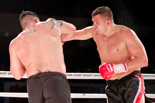 Tomáš Hron bude bojovat v superfightu na Undergroundu