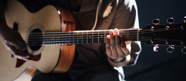 Country rádio naladíte po celé republice na různých frekvencích, ale také online 