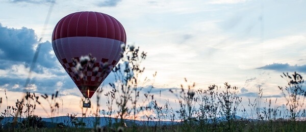 Zažijte let balonem a staňte se šlechticem snadno a rychle