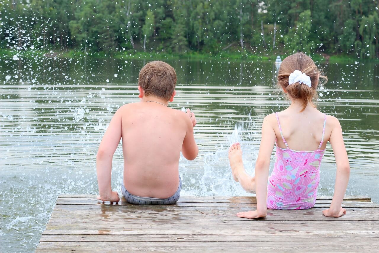 Prožijte s dětmi chvíle u vody bezpečně a s úsměvem