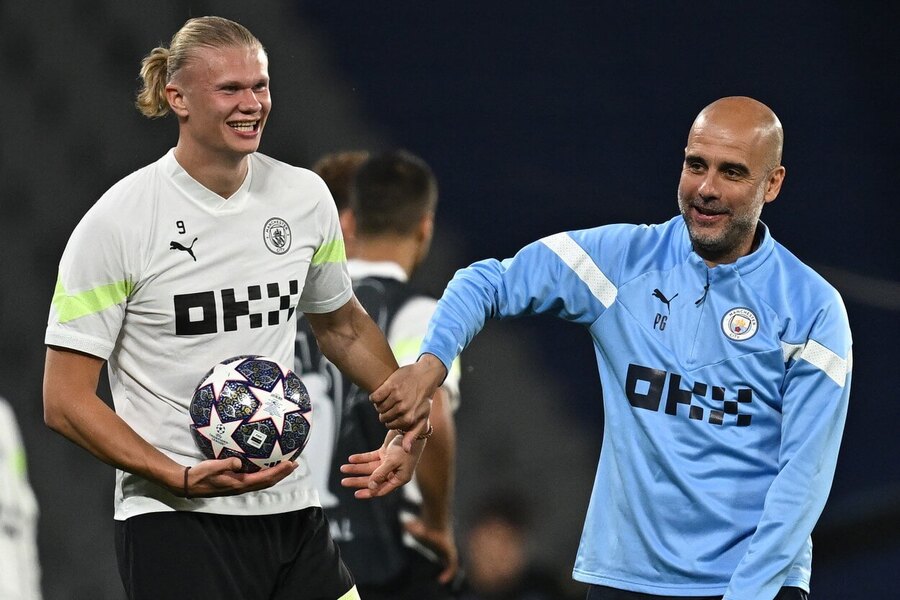 Erling Haaland a Pep Guardiola před finále Ligy mistrů ve fotbale 2023