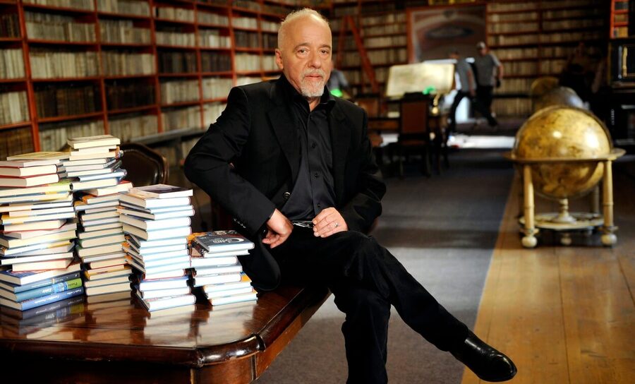 spisovatel Paulo Coelho