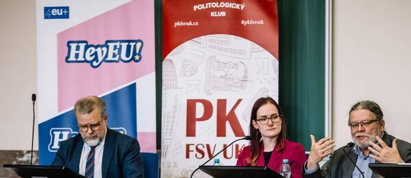 Zleva politik: Skalický, Gregorová, Vondra